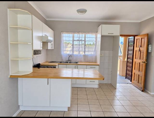 1 BEDROOM APARTMENT FOR SALE IN REMBRANDT PARK